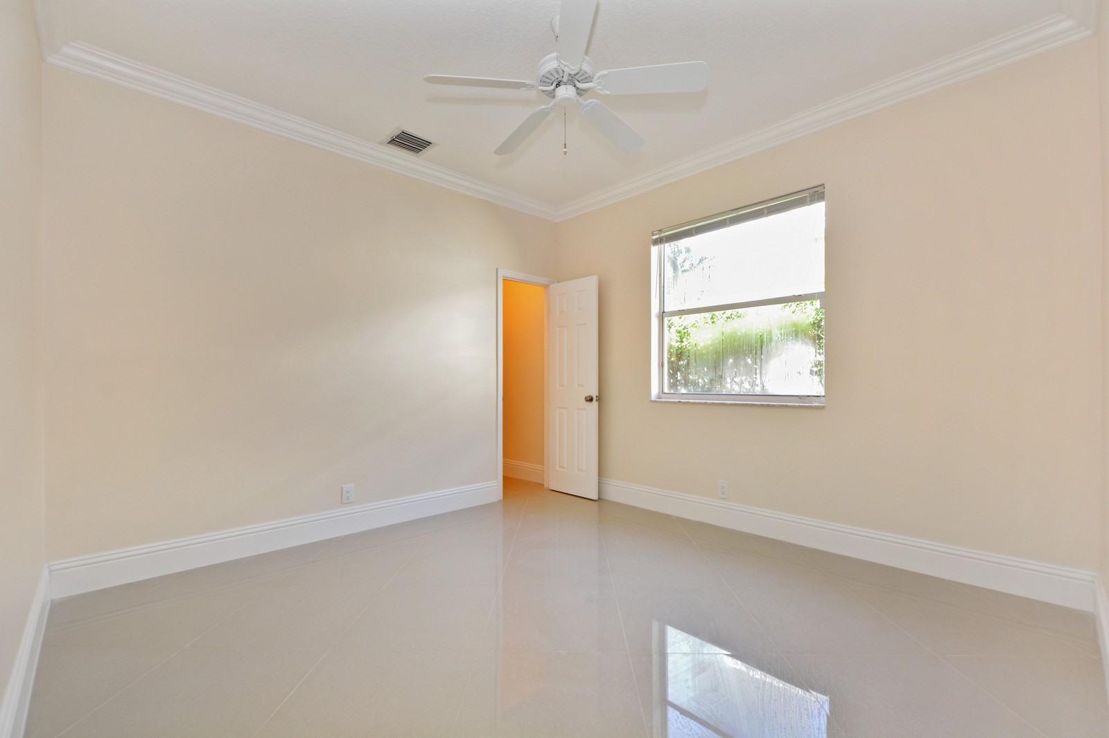 12326 Rockledge Circle Boca Raton, FL 33428 - Photo 20 of 36 Bedroom 3