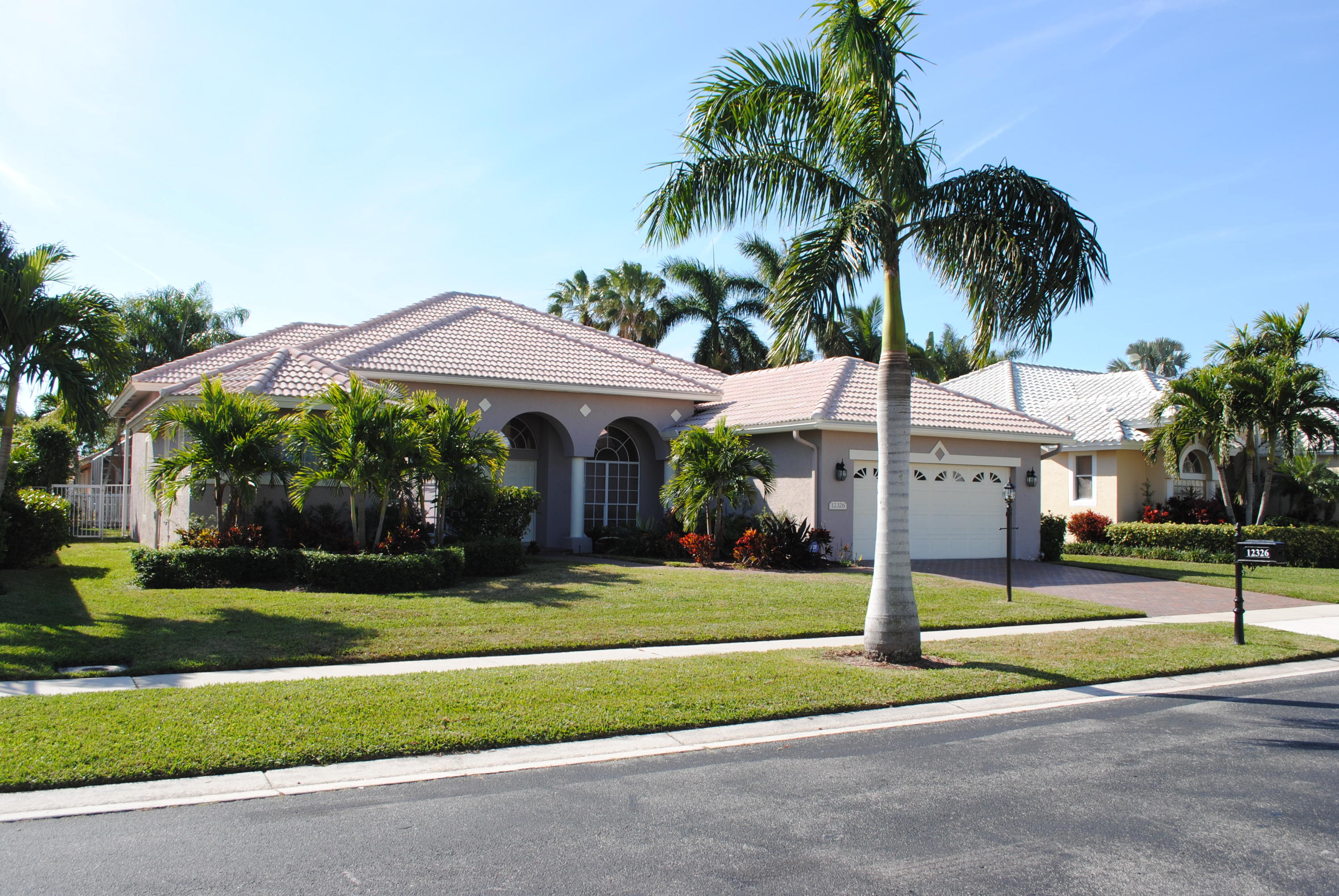 12326 Rockledge Circle Boca Raton, FL 33428 - Photo 3 of 36 Side View