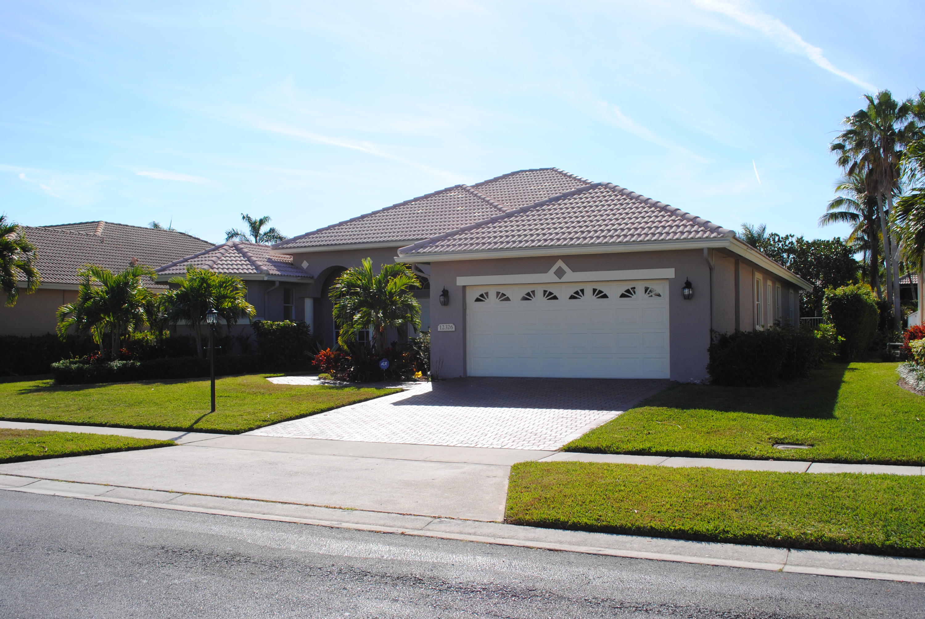 12326 Rockledge Circle Boca Raton, FL 33428 - Photo 4 of 36 Side View