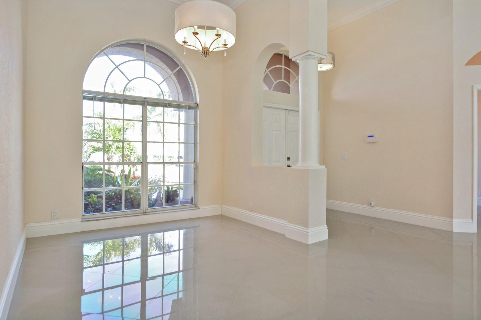 12326 Rockledge Circle Boca Raton, FL 33428 - Photo 5 of 36 Dining and Foyer