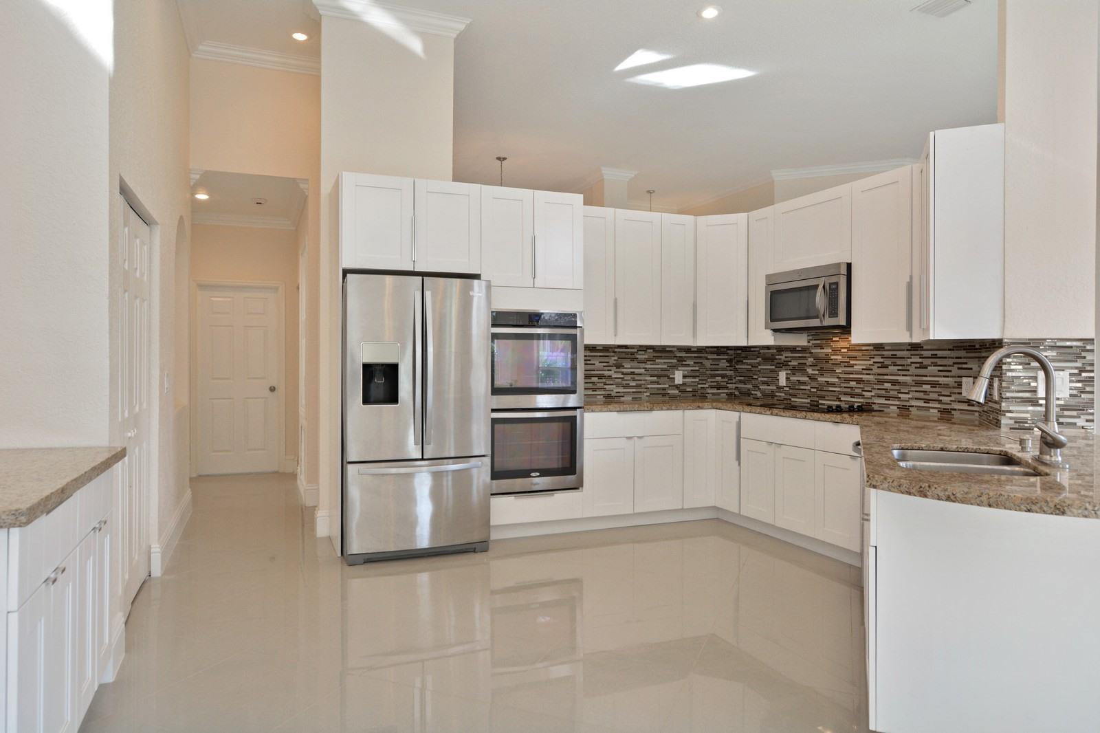 12326 Rockledge Circle Boca Raton, FL 33428 - Photo 9 of 36 Kitchen