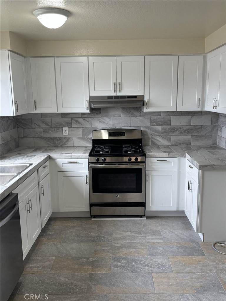 9229 Stewart And Gray Road, Unit A Downey, CA 90241 - Photo 6 of 26
