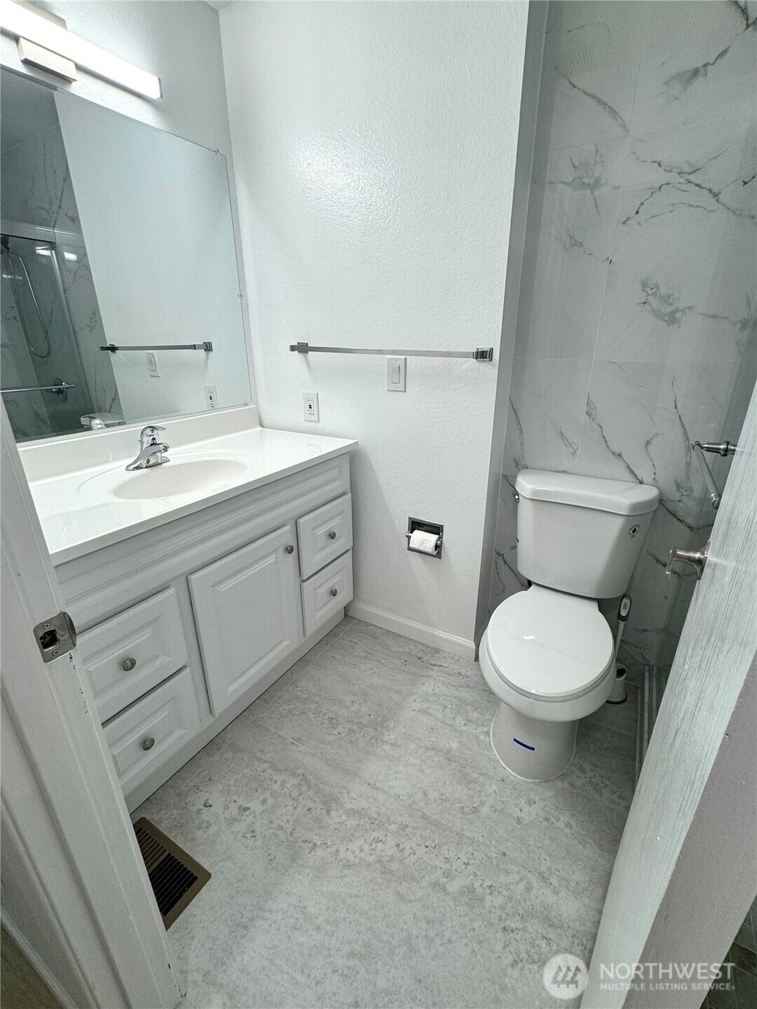 12602 Military Road East Puyallup, WA 98374 - Photo 11 of 19