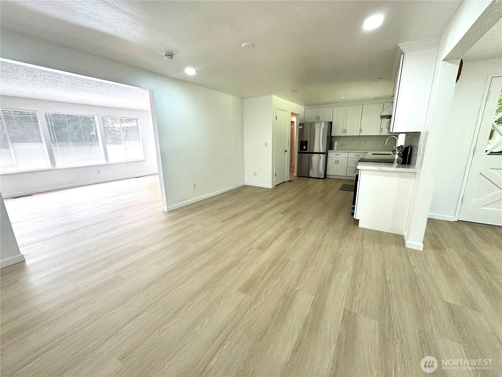 12602 Military Road East Puyallup, WA 98374 - Photo 5 of 19