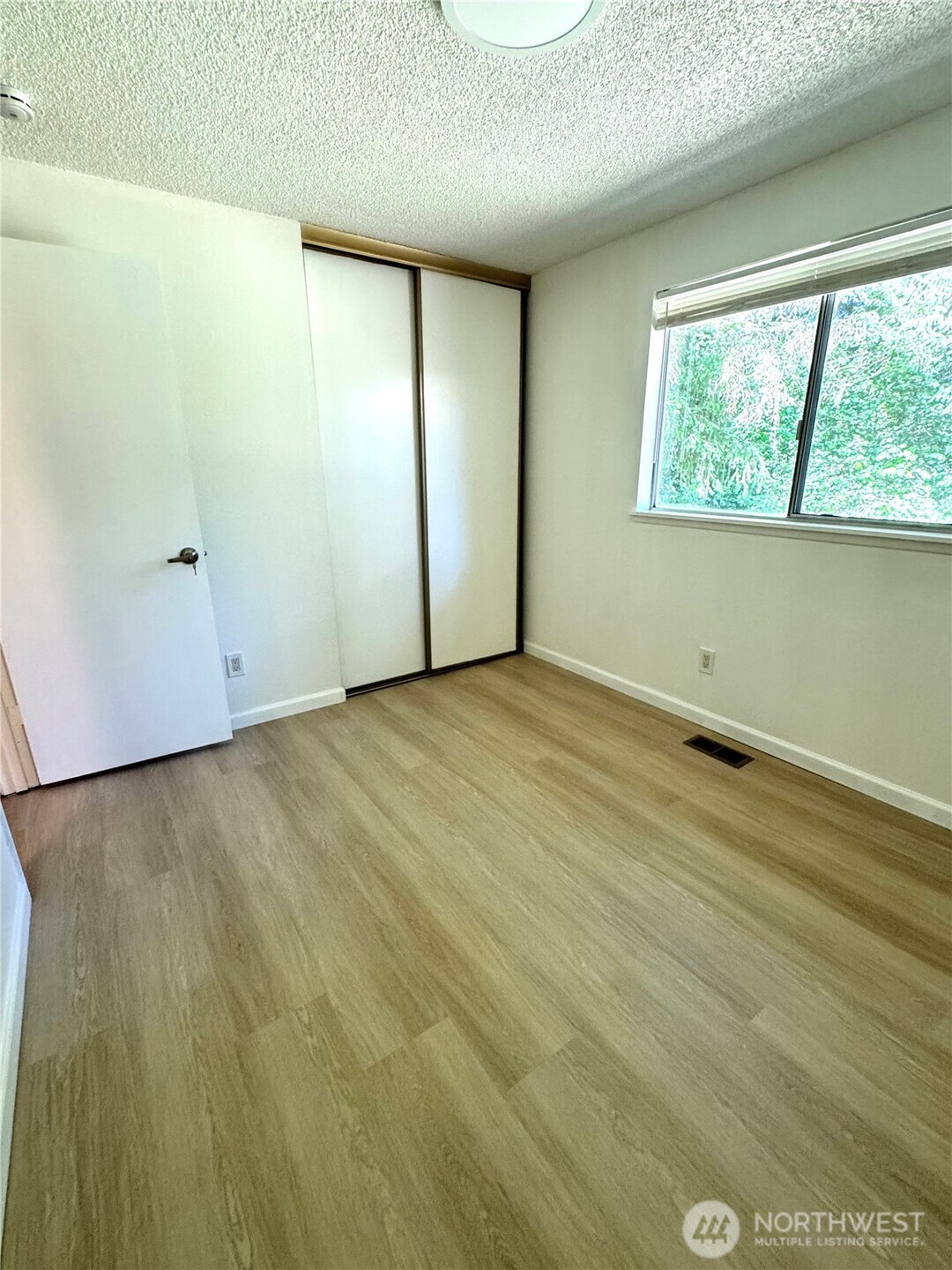 12602 Military Road East Puyallup, WA 98374 - Photo 7 of 19