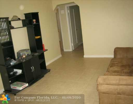 37 Allen Road Hollywood, FL 33023 - Photo 2 of 5 Living Room