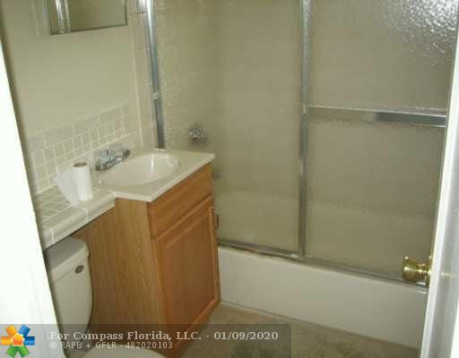 37 Allen Road Hollywood, FL 33023 - Photo 4 of 5 Bath/Spa Master
