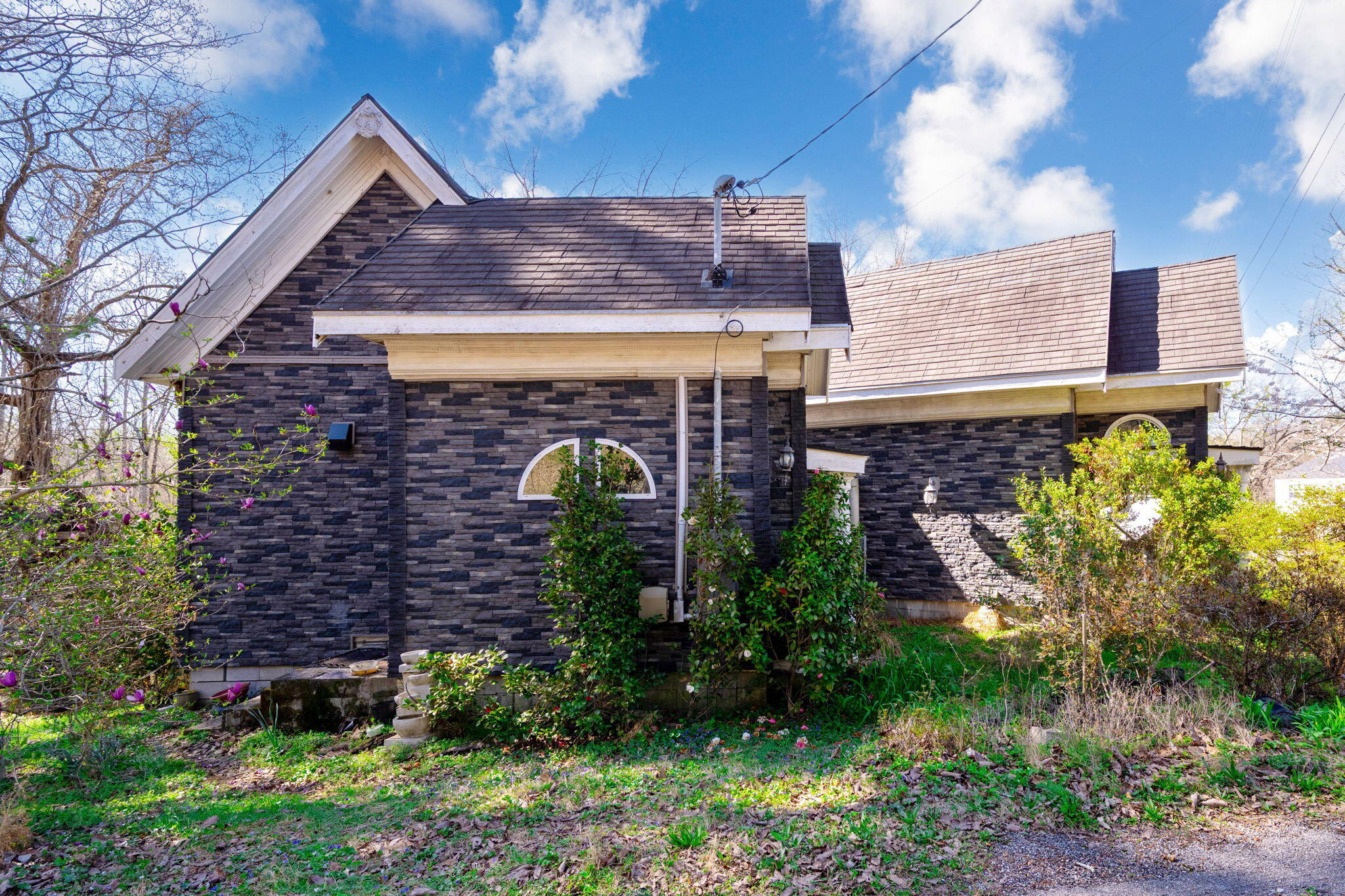1303 Springview Drive Chattanooga, TN 37421 - Photo 5 of 17 5-web-or-mls-DSC_2983