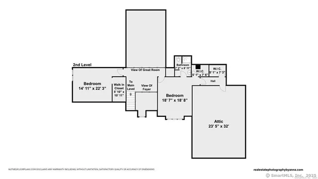 a picture of a bench in front of door