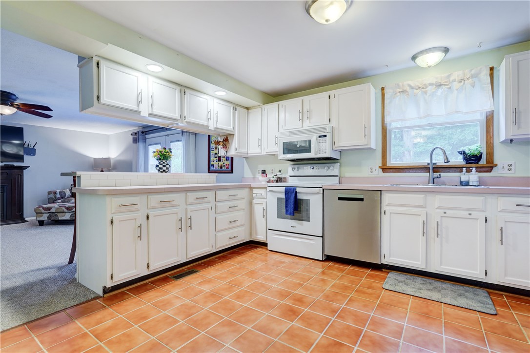 1596 Waterford Road Walworth, NY 14568 - Photo 14 of 34