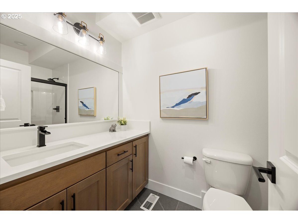 17815 Pilkington Road Lake Oswego, OR 97035 - Photo 10 of 48 Bathroom, Attached