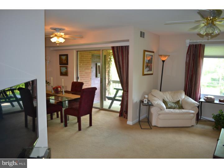 167-5 Echelon Road Voorhees, NJ 08043 - Photo 4 of 24 Living Room