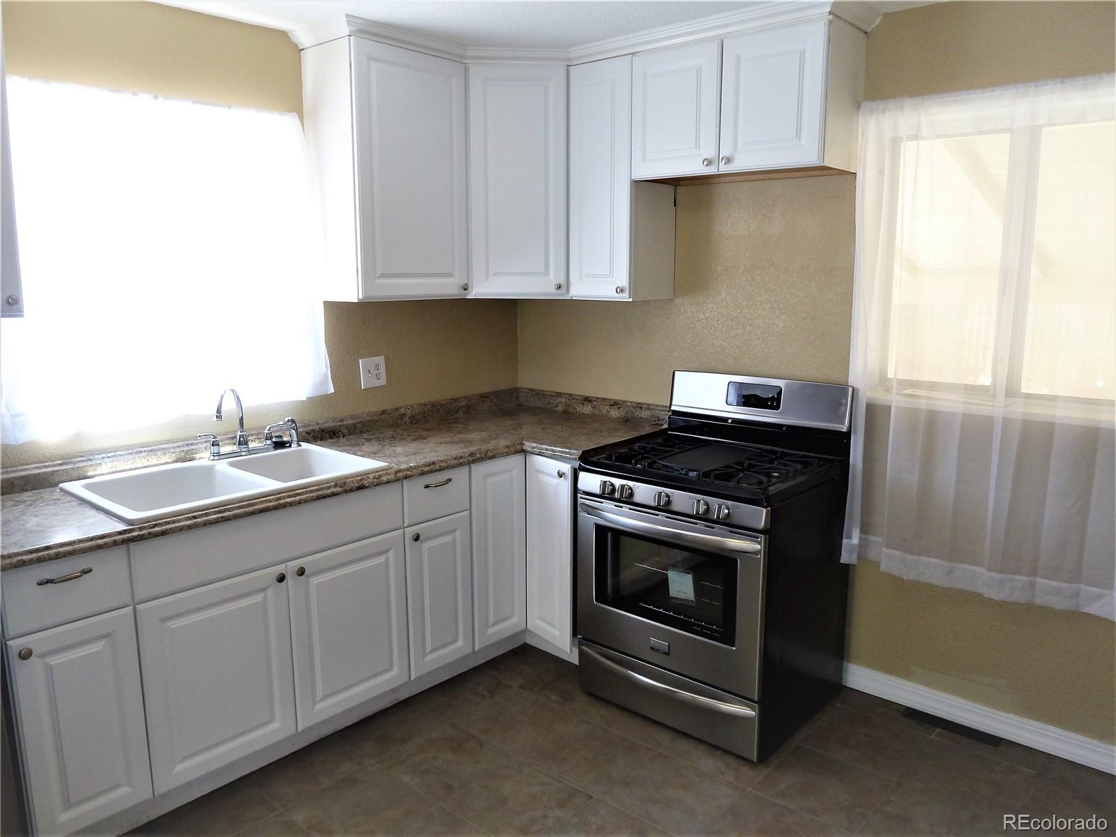 6831 Ruth Way Denver, CO 80221 - Photo 3 of 30 Gallery Image 3