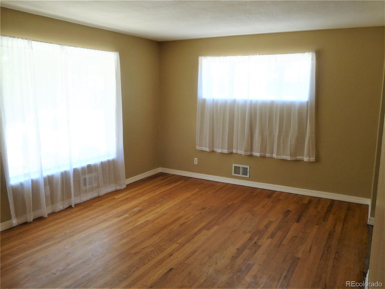 6831 Ruth Way Denver, CO 80221 - Photo 6 of 30 Gallery Image 6