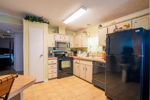 $1,100 | 14 Jacaranda Lane, Port St. Lucie, FL 34952