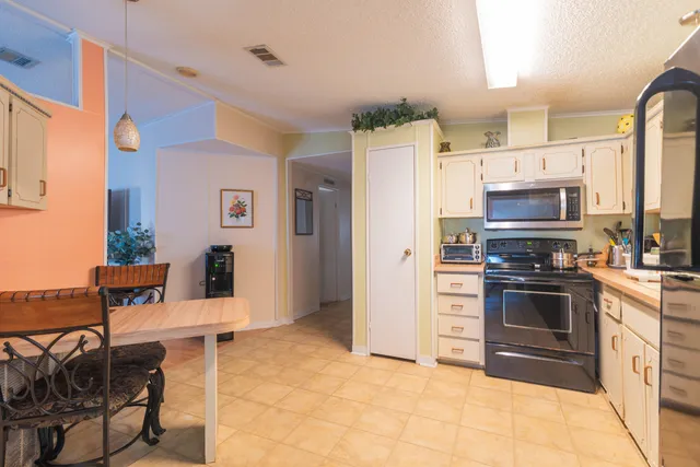 $1,100 | 14 Jacaranda Lane, Port St. Lucie, FL 34952