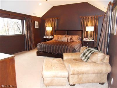 4865 Som Center Road Chagrin Falls, OH 44022 - Photo 9 of 22 Vaulted master bedroom
