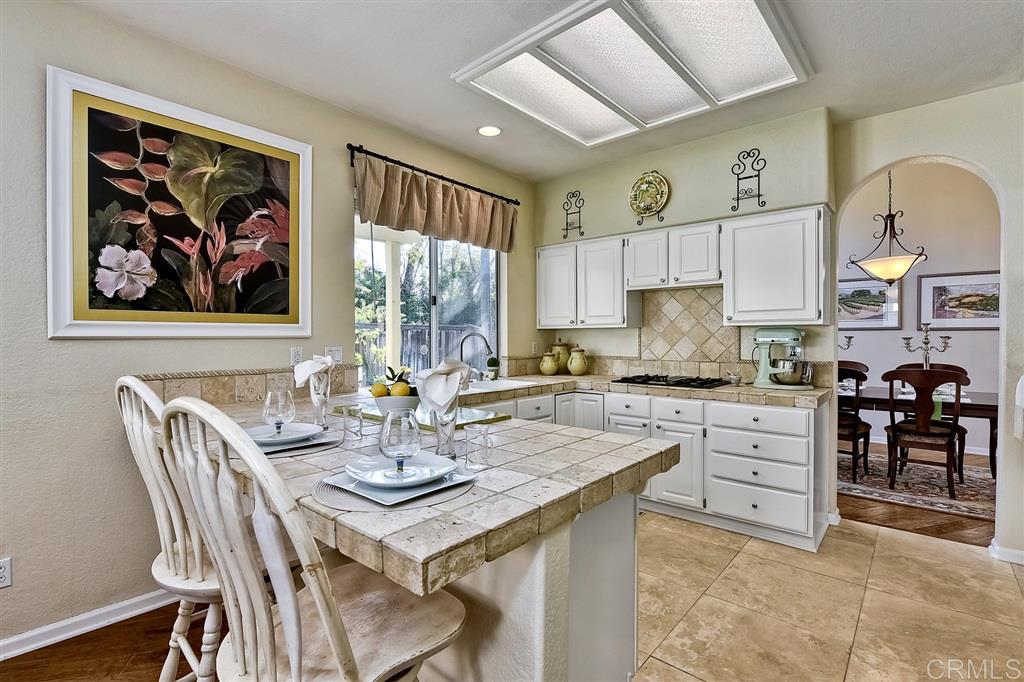 1098 Funquest Drive Fallbrook, CA 92028 - Photo 8 of 24