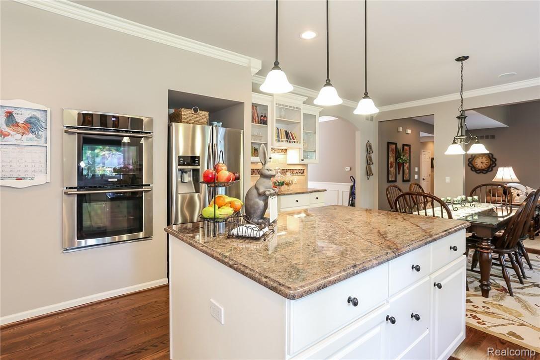 3758 Sleepy Fox Drive Rochester, MI 48309 - Photo 22 of 66 016-photo-kitchen-6255303.jpg