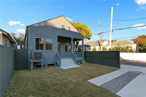 $849,000 | 620 Bellecastle Street, New Orleans, LA 70115