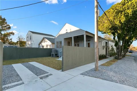 $849,000 | 620 Bellecastle Street, New Orleans, LA 70115