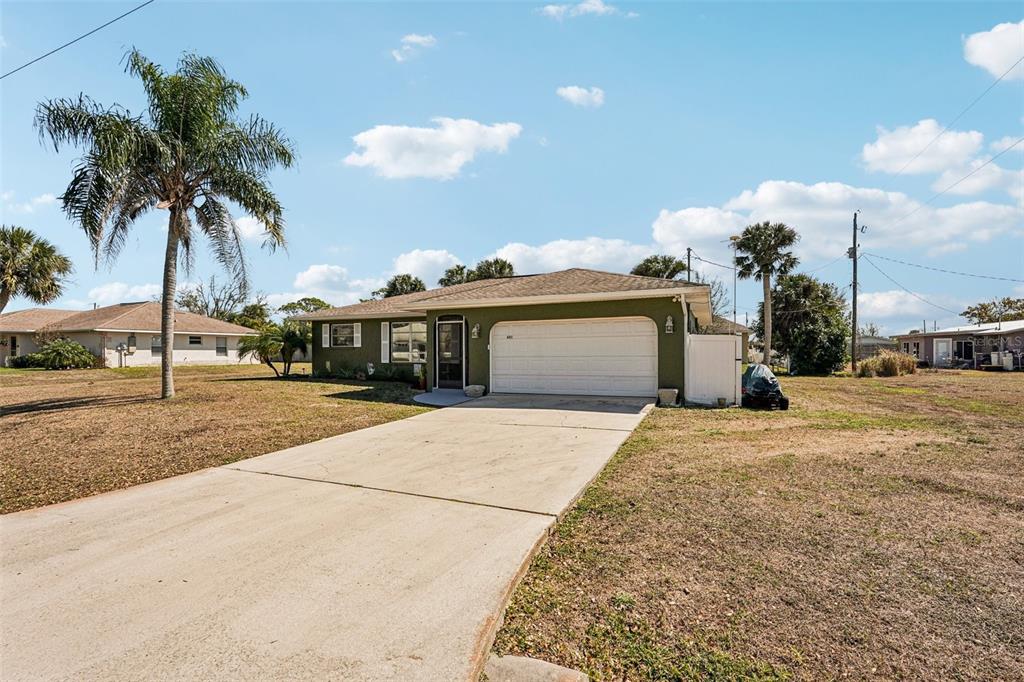 651 Porpoise Road Venice, FL 34293 - Photo 7 of 33 Gallery Image 7