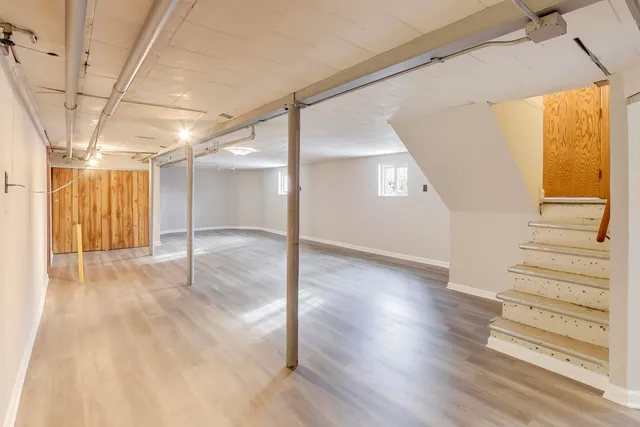 a picture of a room with mirror