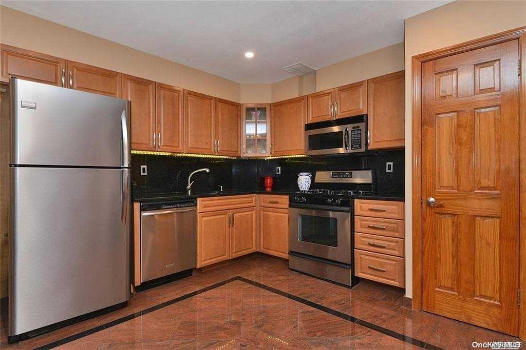 13-36 Robin Lane, Unit 70L Queens, NY 11360 - Photo 1 of 1