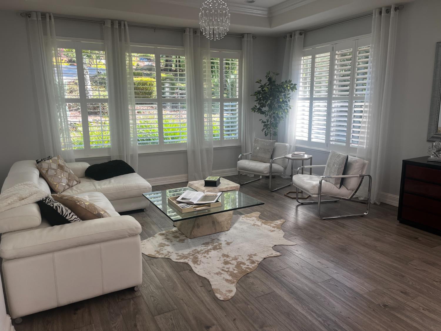3497 Foxmore Lane Rescue, CA 95672 - Photo 11 of 83 a living room with furniture and a large window