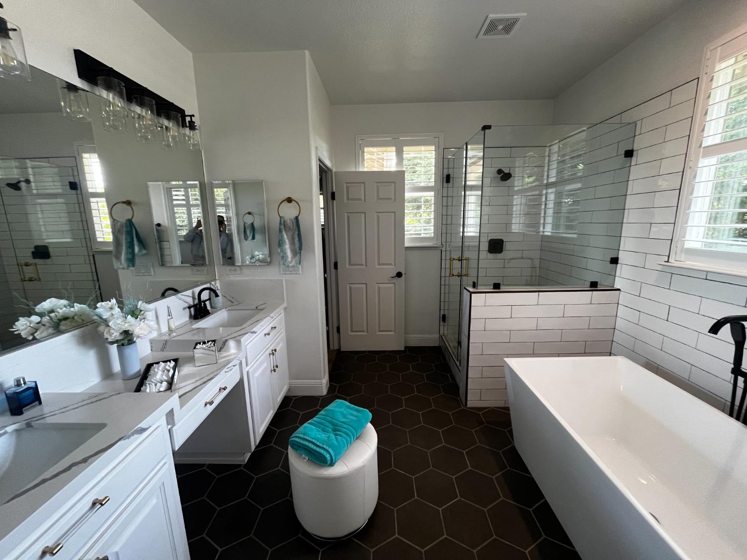 3497 Foxmore Lane Rescue, CA 95672 - Photo 33 of 83 Primary Ensuite vainty sitting area