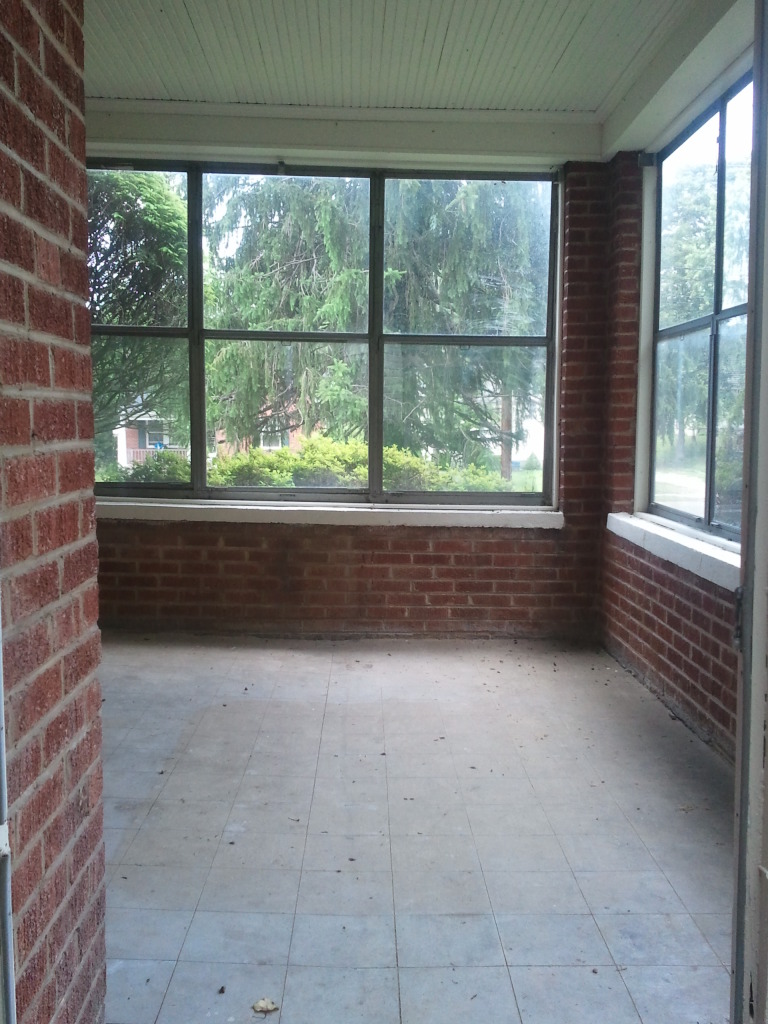 2450 Livingston Road Southwest Roanoke, VA 24015 - Photo 20 of 27 sunroom