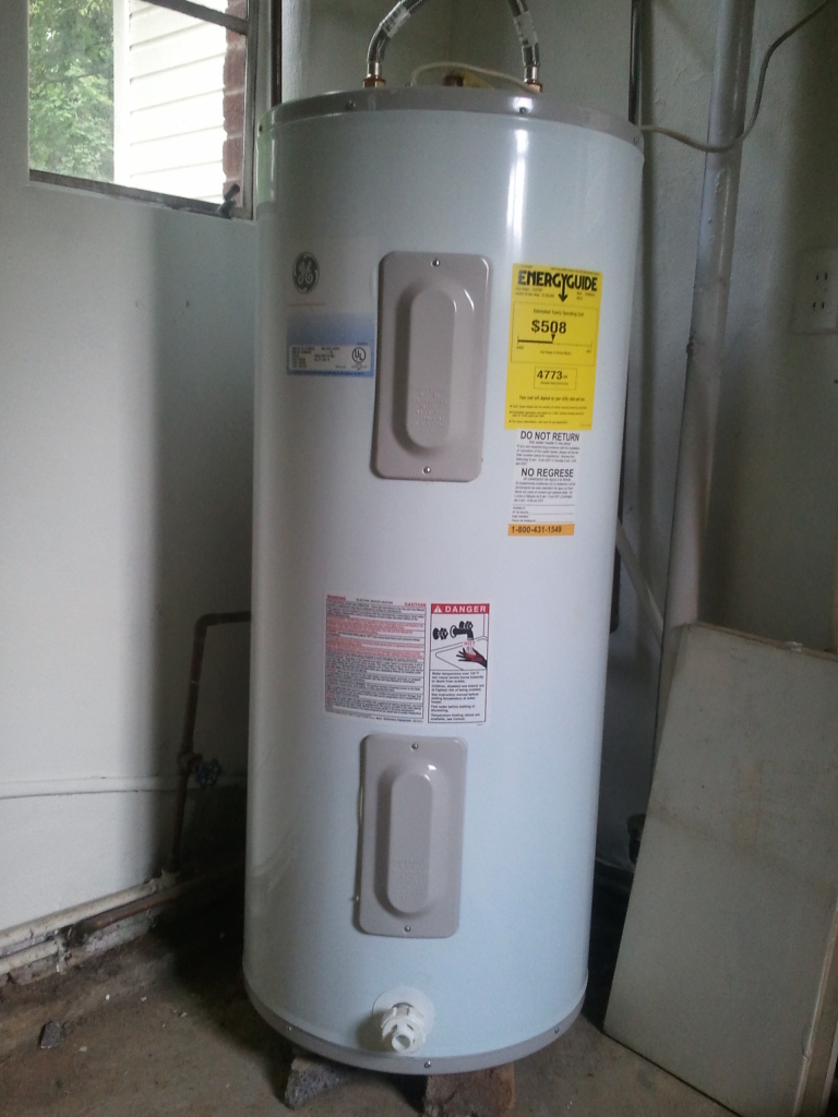 2450 Livingston Road Southwest Roanoke, VA 24015 - Photo 27 of 27 waterheater