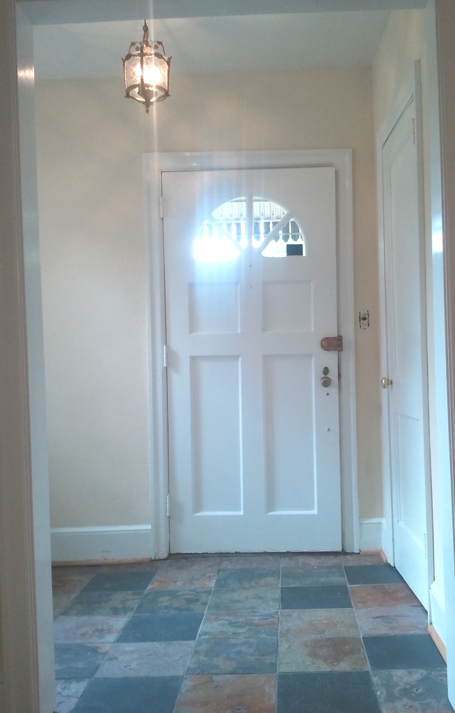 2450 Livingston Road Southwest Roanoke, VA 24015 - Photo 5 of 27 foyer
