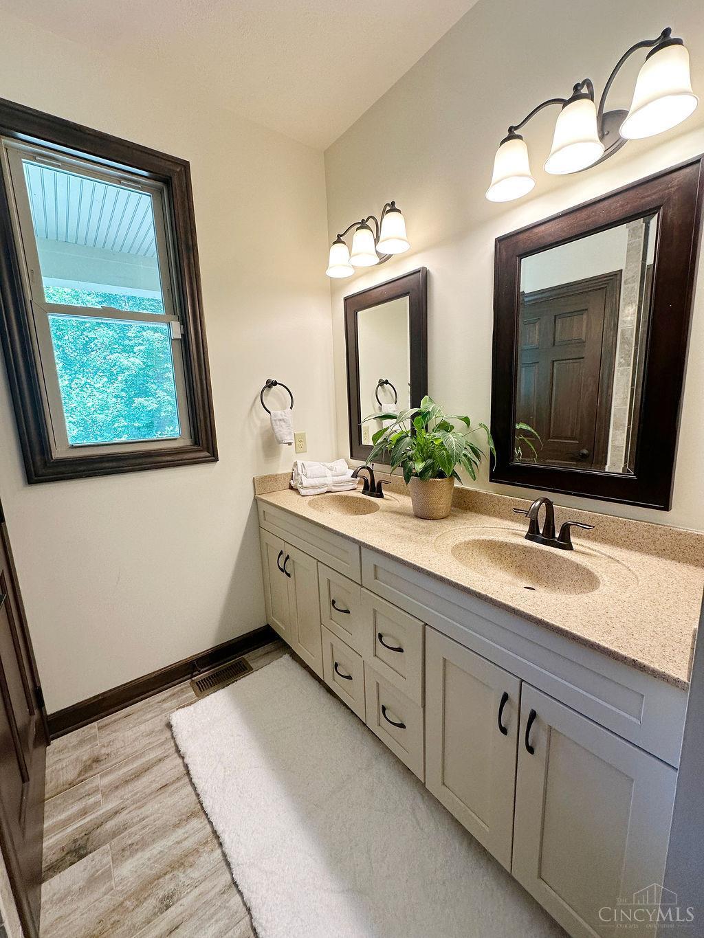 1350 Lyons Road Amelia, OH 45102 - Photo 17 of 30 Gallery Image 17