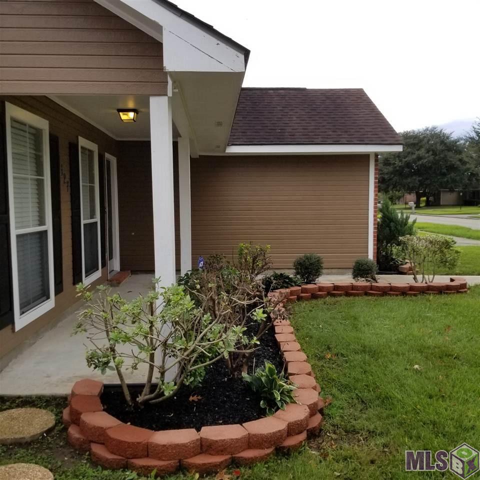 1127 Elvin Drive Baton Rouge, LA 70810 - Photo 10 of 12 Nice Porch to watch friendly Neighbors