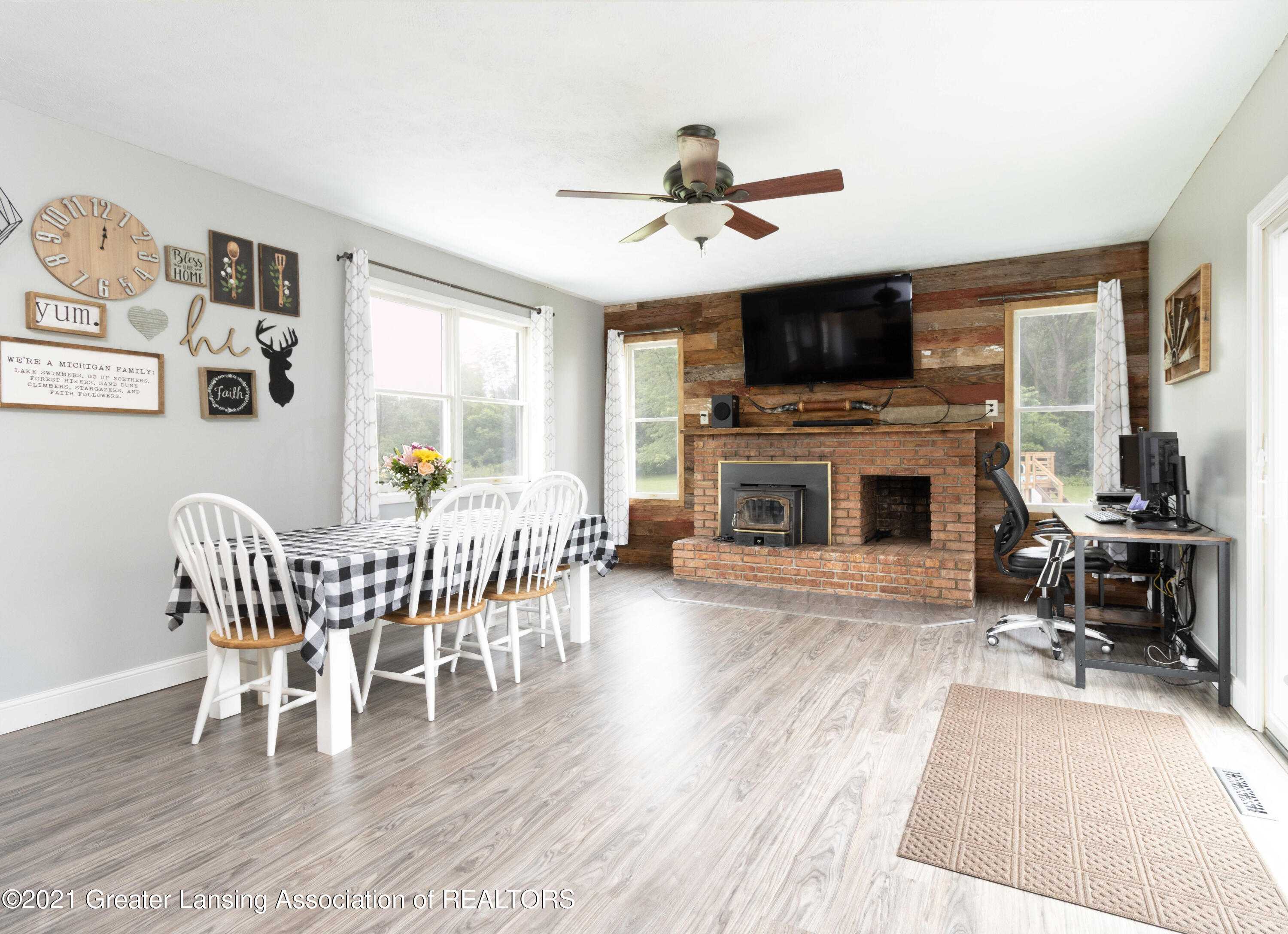 4644 North Michigan Road Dimondale, MI 48821 - Photo 9 of 55 Family Room