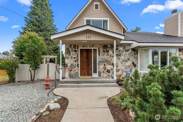 a house view with a outdoor space