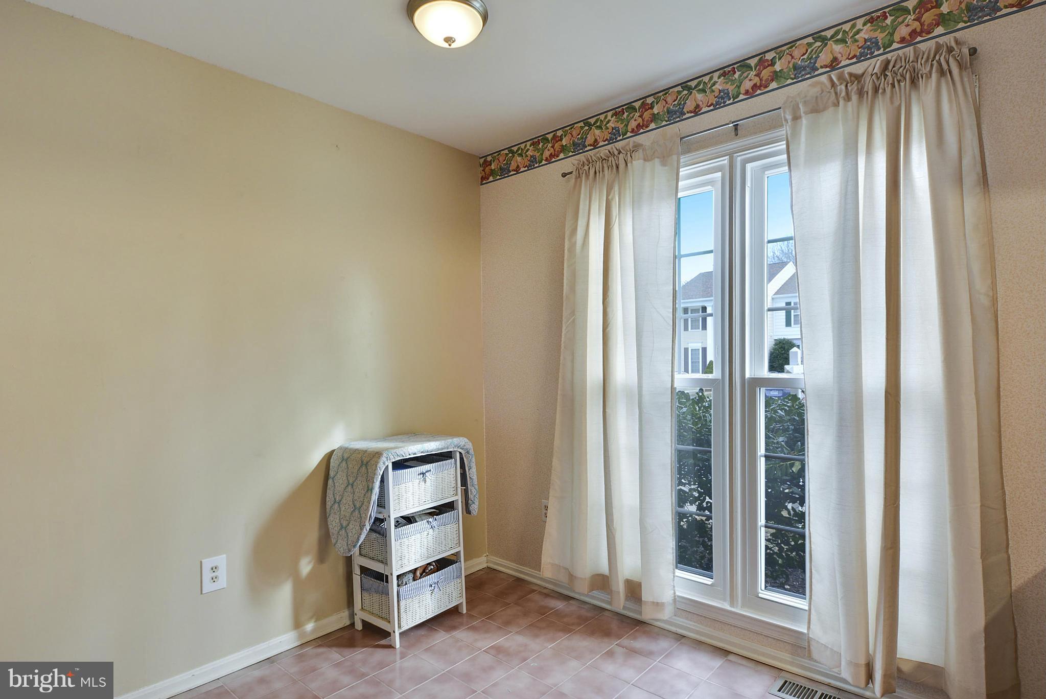 621 Concerto Lane Silver Spring, MD 20901 - Photo 14 of 30 Kitchen