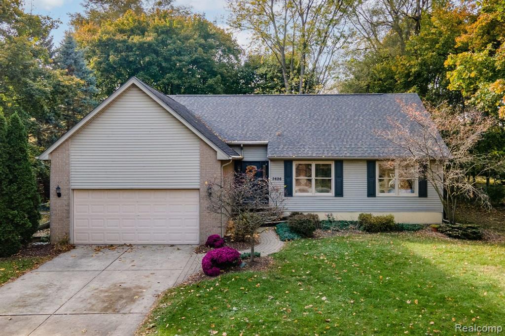 2626 Hickory Lawn Road Rochester Hills, MI 48307 - Photo 3 of 44