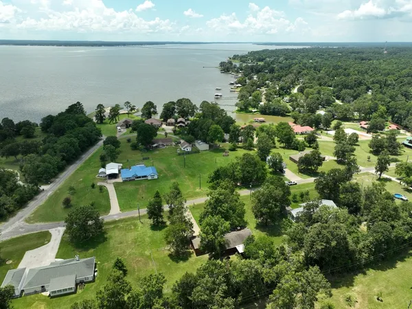 $275,000 | 148 Crest Lane, Onalaska, TX 77360
