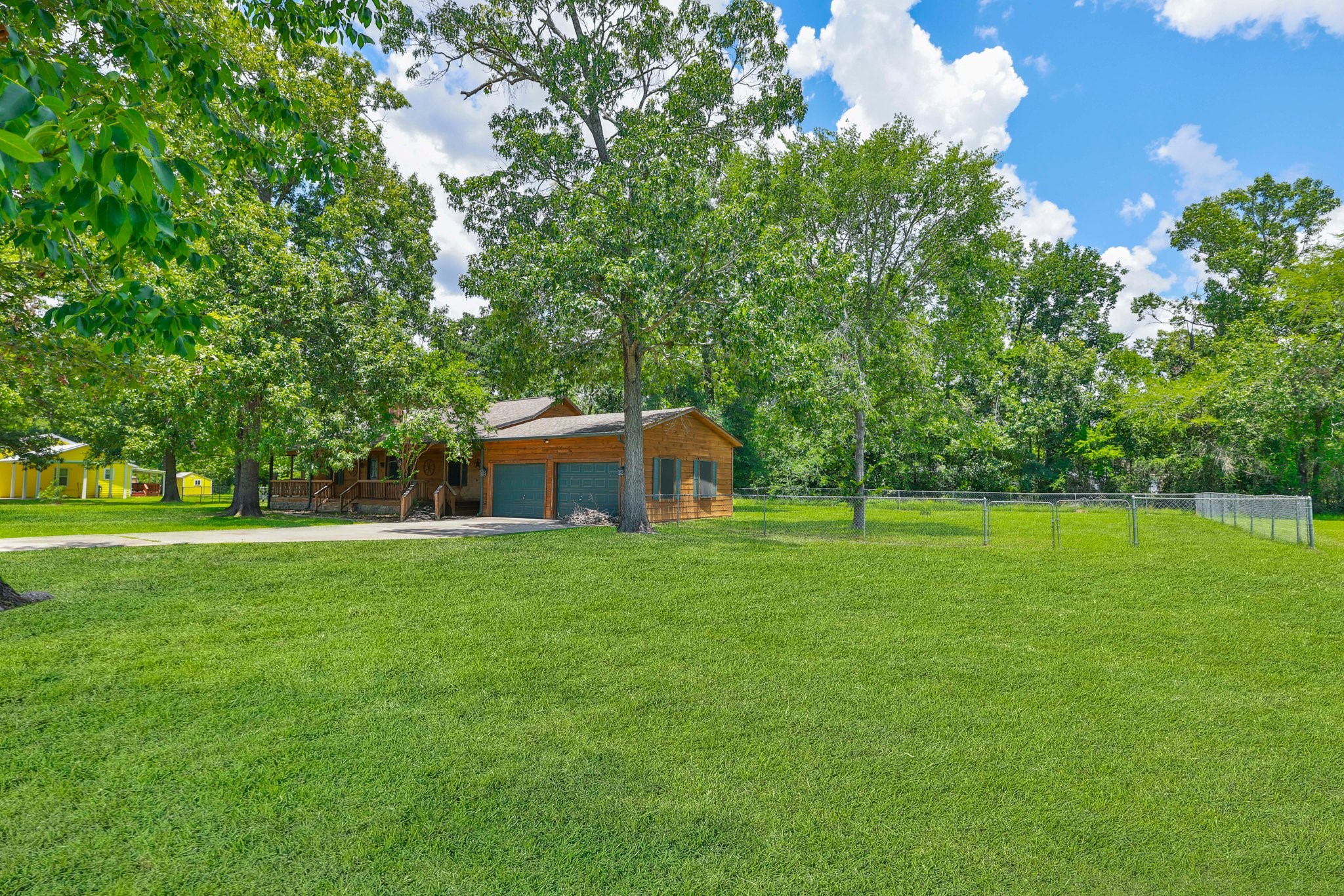 148 Crest Lane Onalaska, TX 77360 - Photo 10 of 38 Huge front yard and back yard.