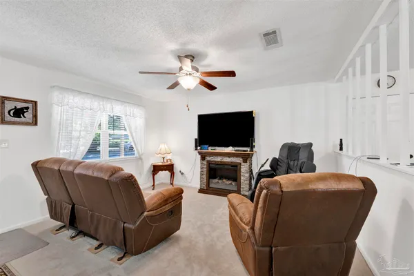 $260,000 | 5131 Oakleaf Drive, Pace, FL 32571