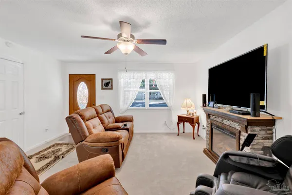 $260,000 | 5131 Oakleaf Drive, Pace, FL 32571