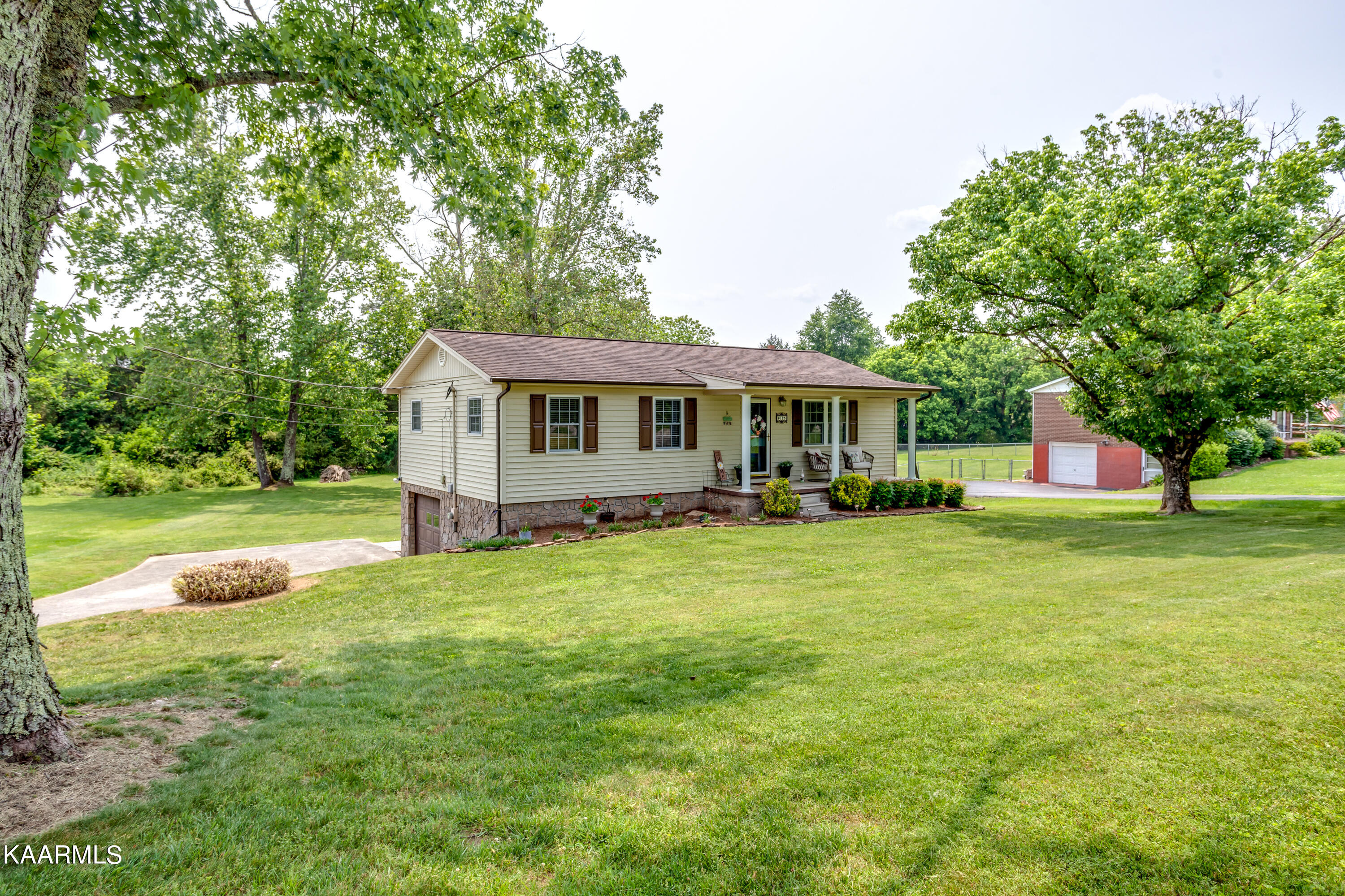 6125 McGinnis Road Corryton, TN 37721 - Photo 3 of 31 001230525-3-6125McGinnisRdCorrytonTn-SMA