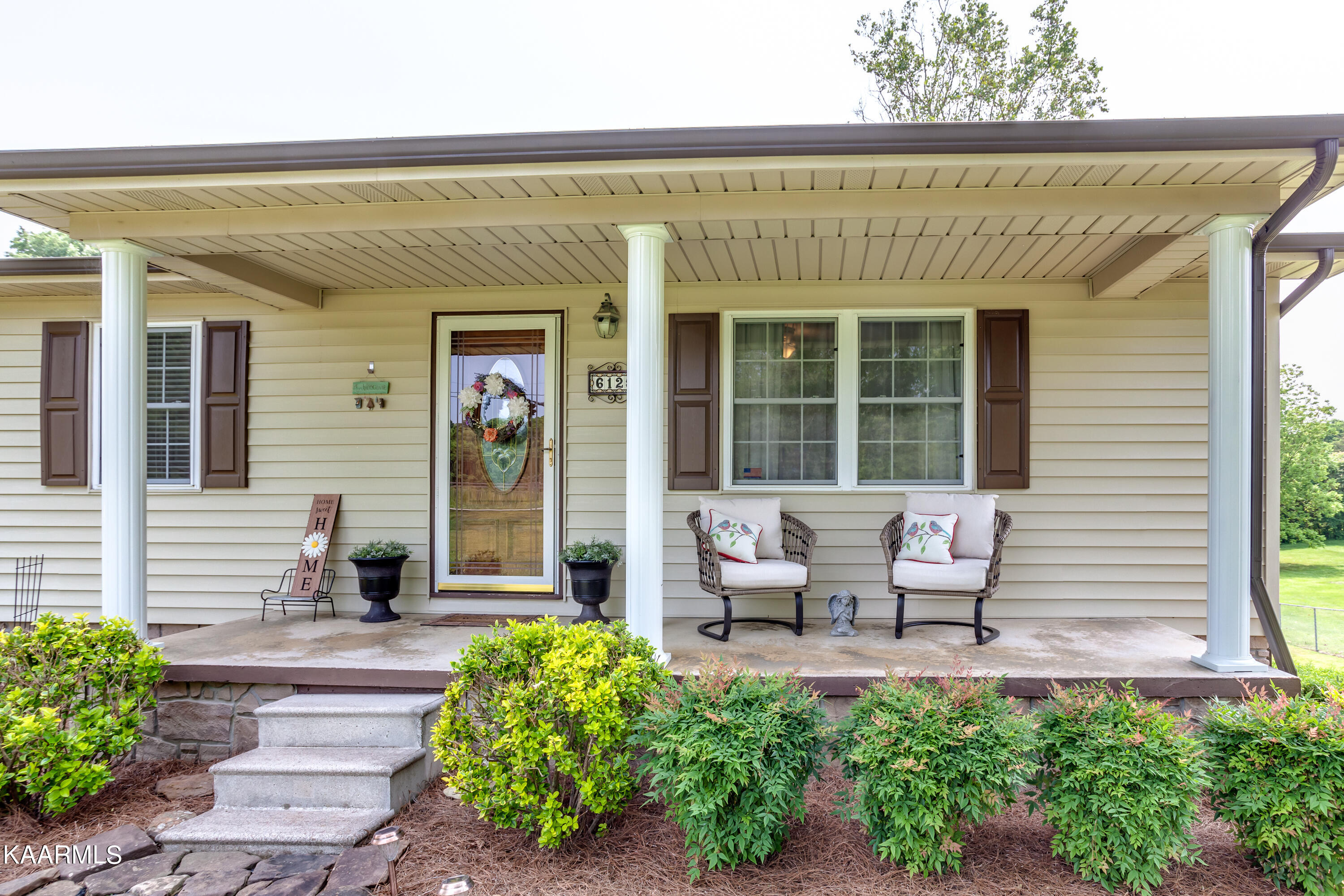6125 McGinnis Road Corryton, TN 37721 - Photo 4 of 31 005230525-3-6125McGinnisRdCorrytonTn-SMA