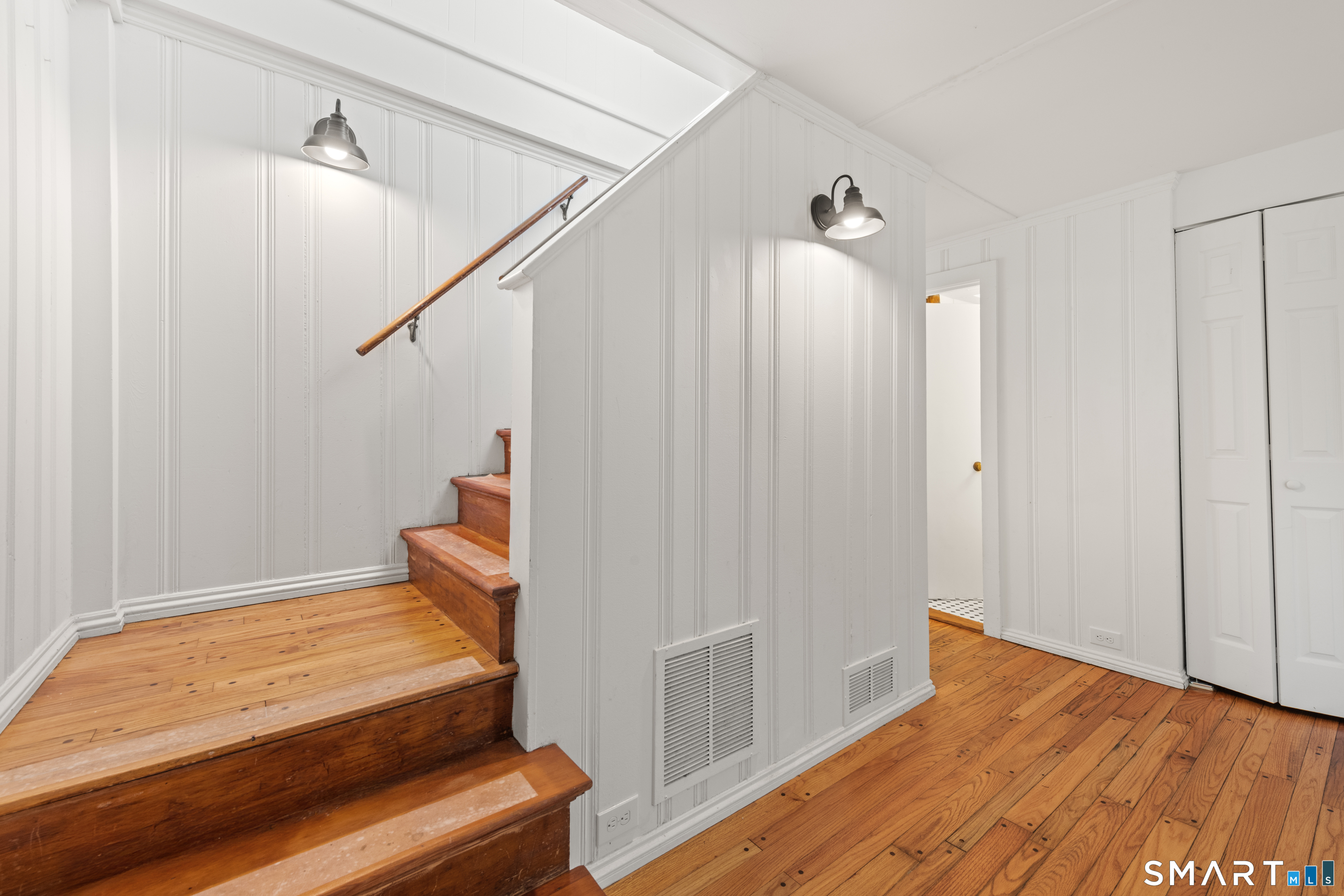 527 Danbury Road Southington, CT 06489 - Photo 13 of 32