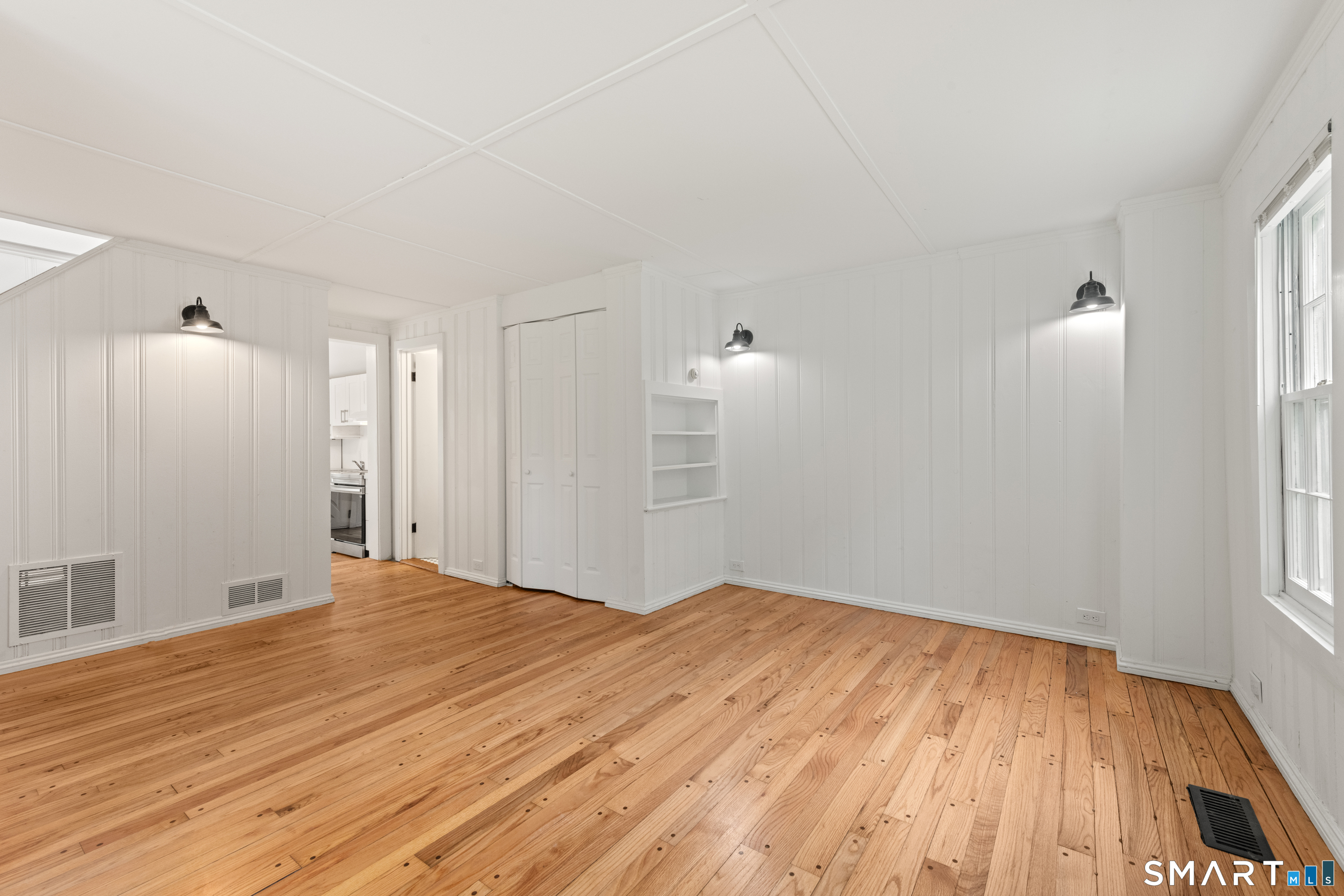 527 Danbury Road Southington, CT 06489 - Photo 17 of 32