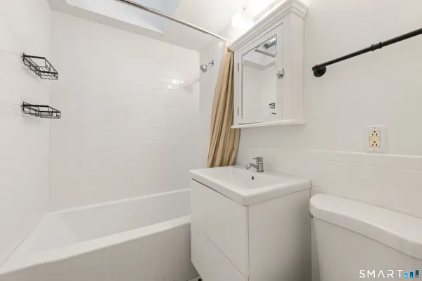 $3,125 | 527 Danbury Road, Southington, CT 06489