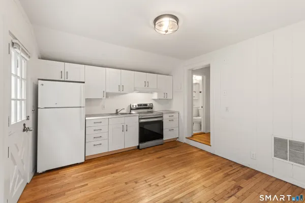 $3,125 | 527 Danbury Road, Southington, CT 06489