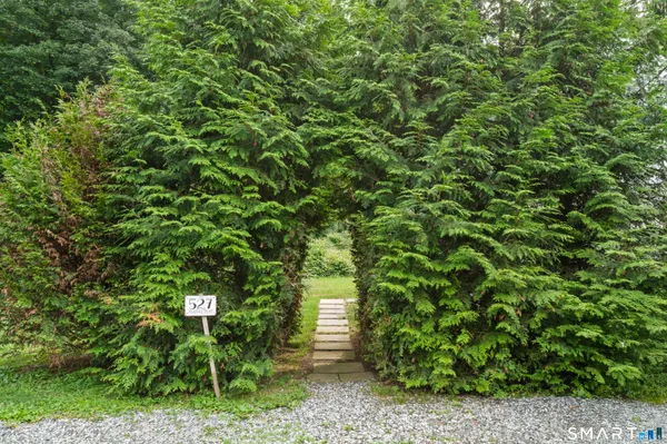 $3,125 | 527 Danbury Road, Southington, CT 06489